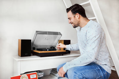 Lenco LS-300WD - Bluetooth® Plattenspieler mit zwei externen Lautsprechern und 2 x 10 Watt RMS, holz