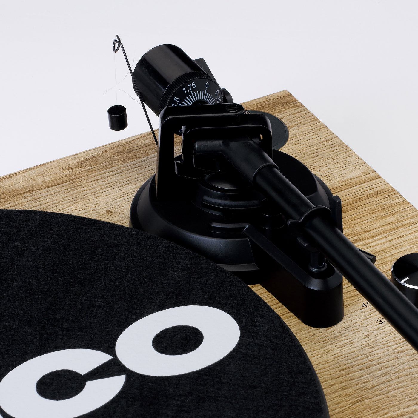 Lenco LBT-188PI - Plattenspieler mit Riemenantrieb, Bluetooth® und Anti-Skating, Holz