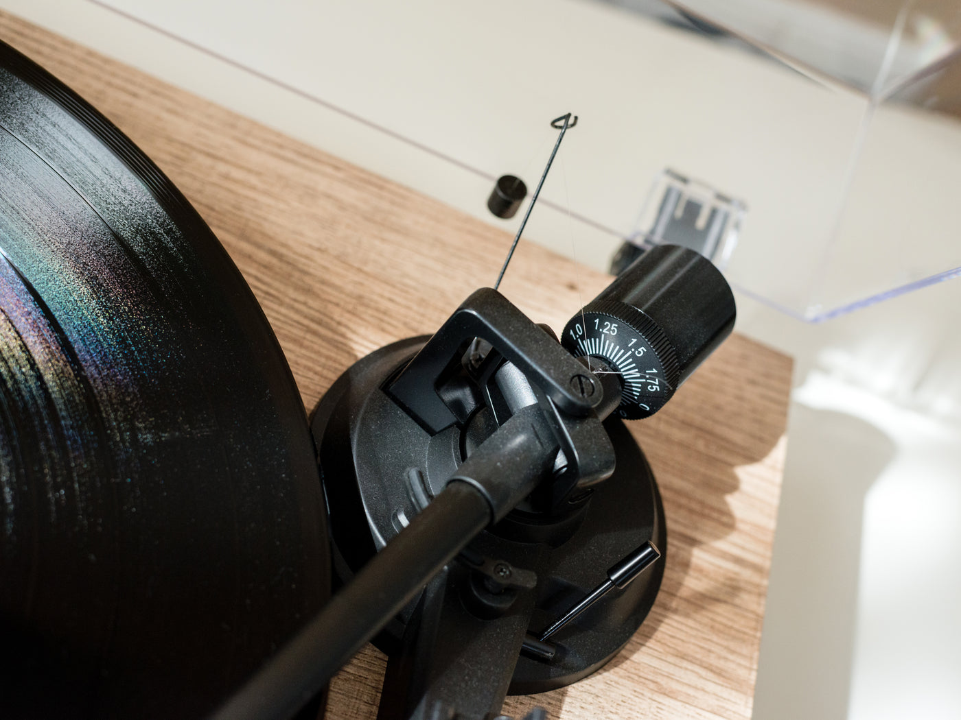 Lenco LBT-188PI - Plattenspieler mit Riemenantrieb, Bluetooth® und Anti-Skating, Holz