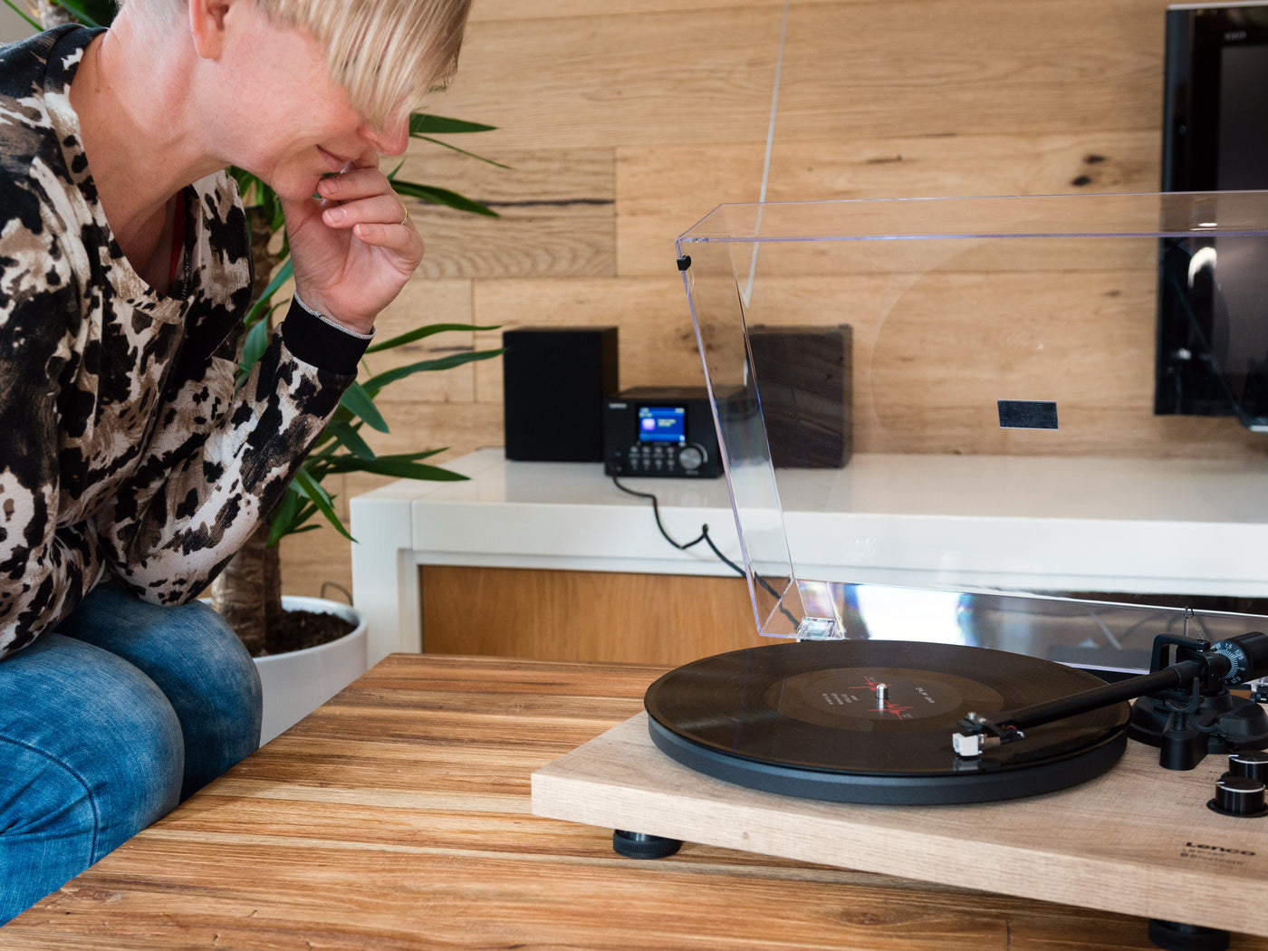 Lenco LBT-188PI - Plattenspieler mit Riemenantrieb, Bluetooth® und Anti-Skating, Holz